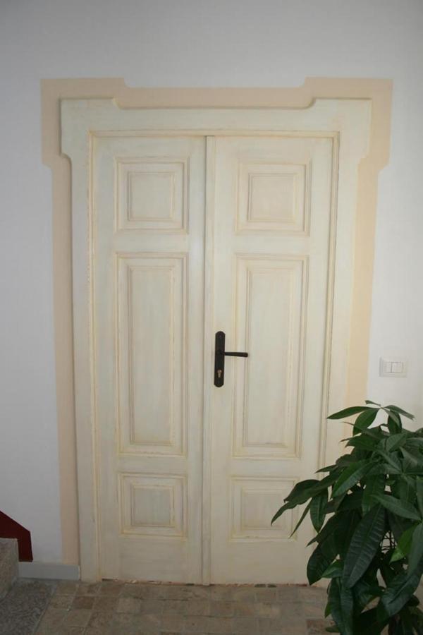 Guest House Le Gemelle Luras Exterior foto