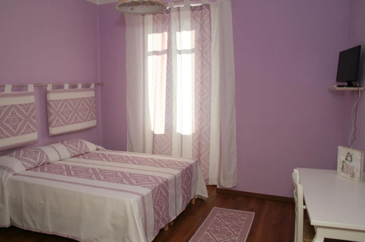 Guest House Le Gemelle Luras Exterior foto